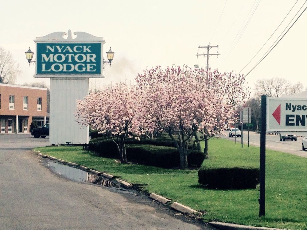 Tappan Zee Hotel West Nyack Exterior photo