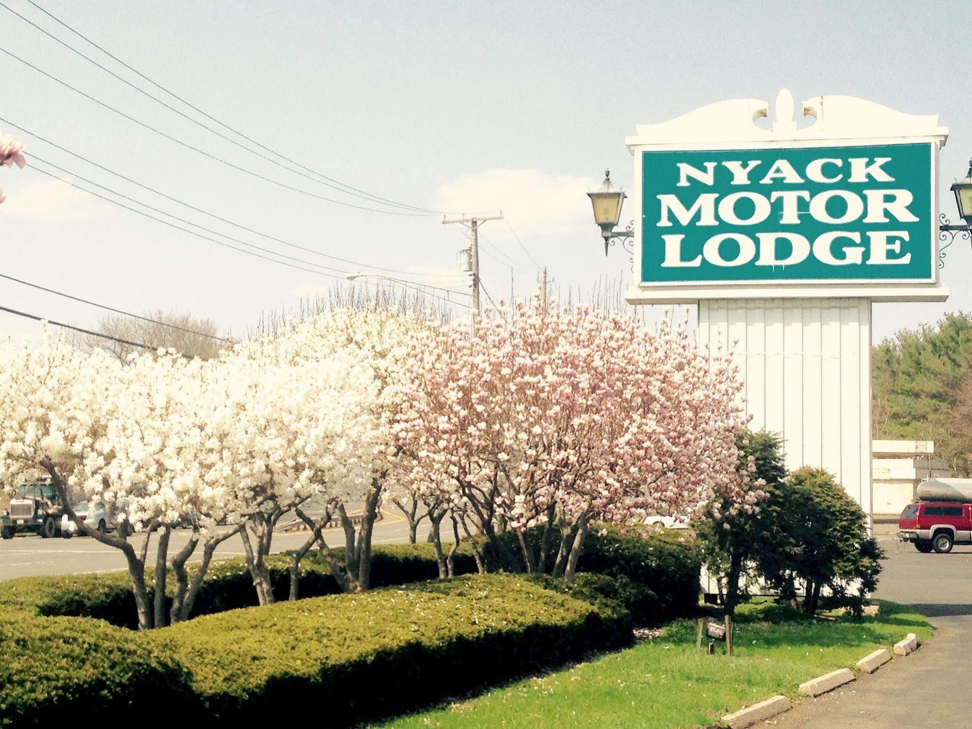 Tappan Zee Hotel West Nyack Exterior photo
