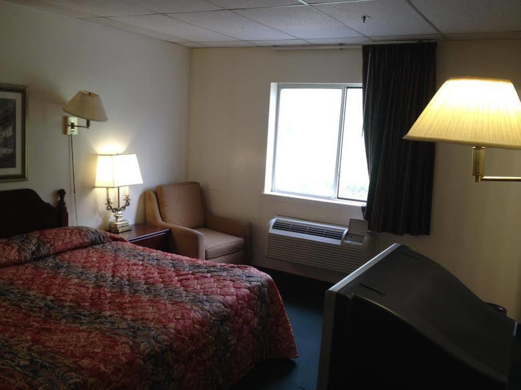 Tappan Zee Hotel West Nyack Exterior photo
