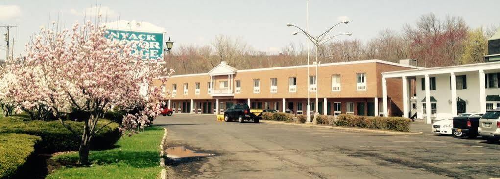 Tappan Zee Hotel West Nyack Exterior photo