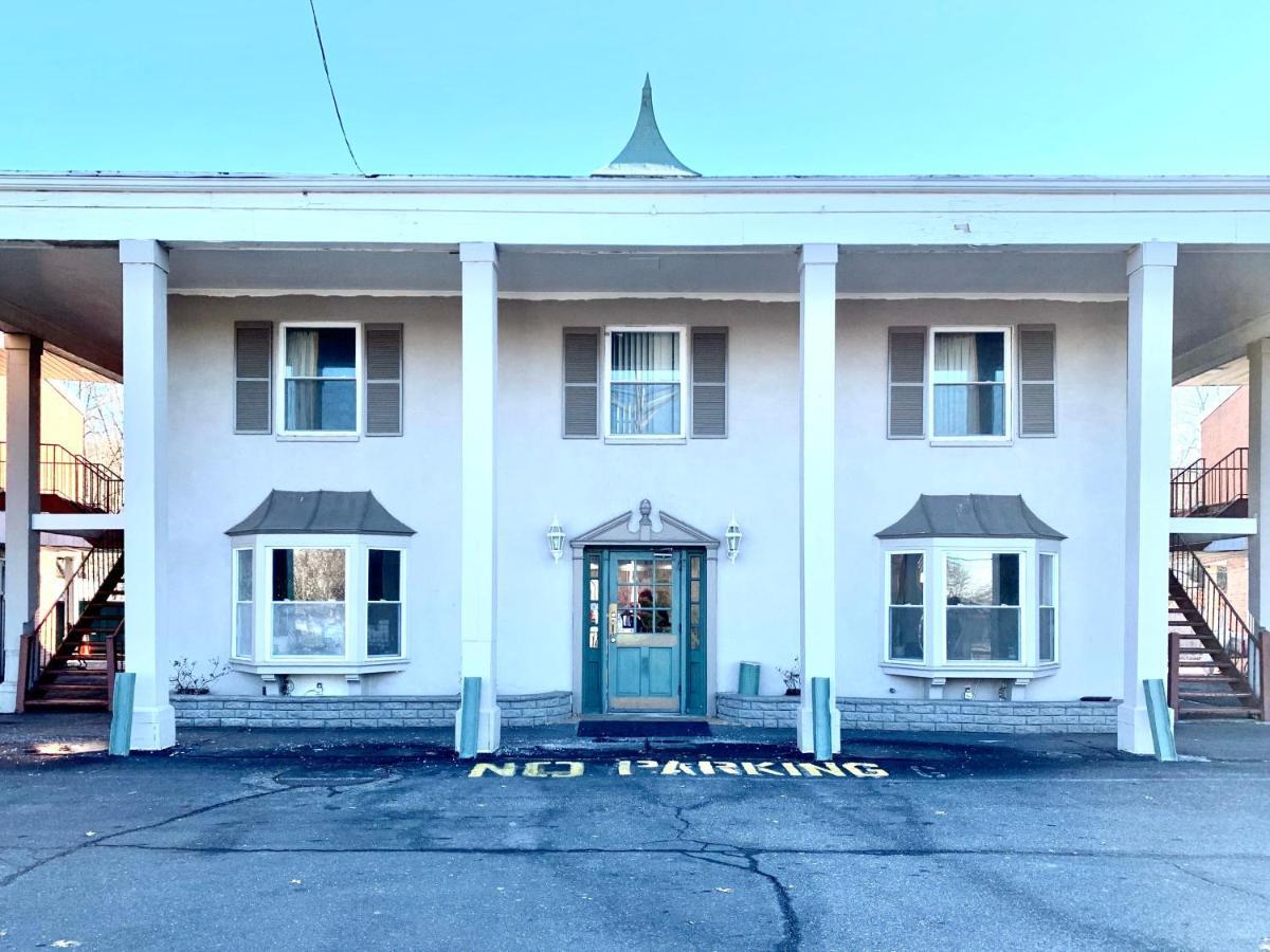 Tappan Zee Hotel West Nyack Exterior photo