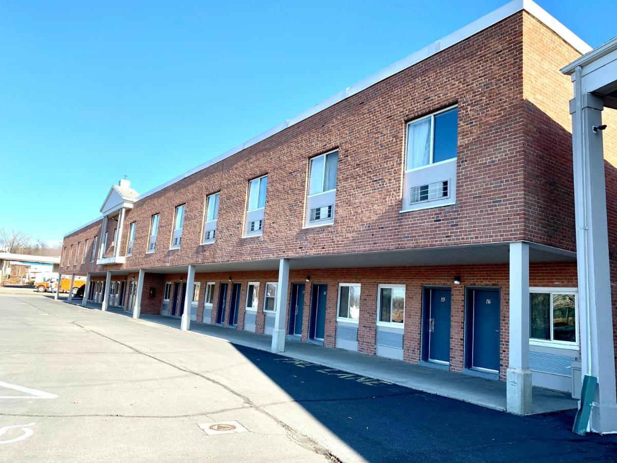 Tappan Zee Hotel West Nyack Exterior photo